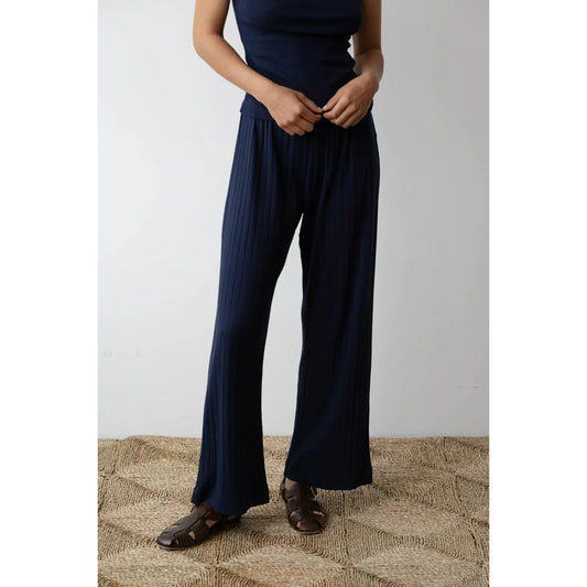 THE POINTELLE SIMPLE CROP PANT
